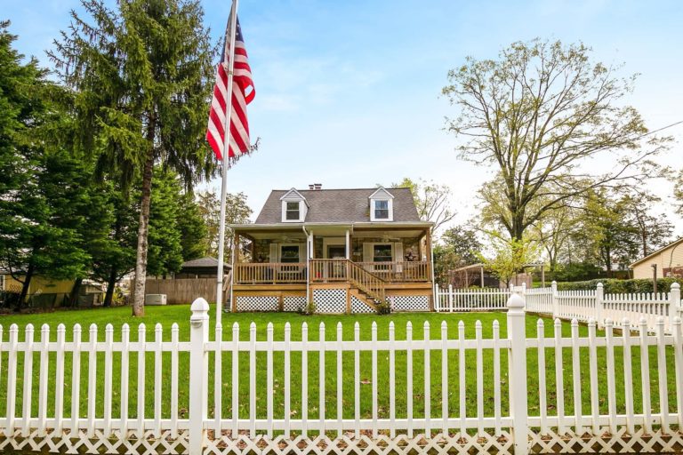 home for sale near amazon hq2